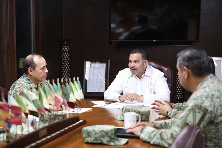 Recibe Presidente Pérez Cuéllar visita de cortesía del comandante de la Quinta Zona Militar