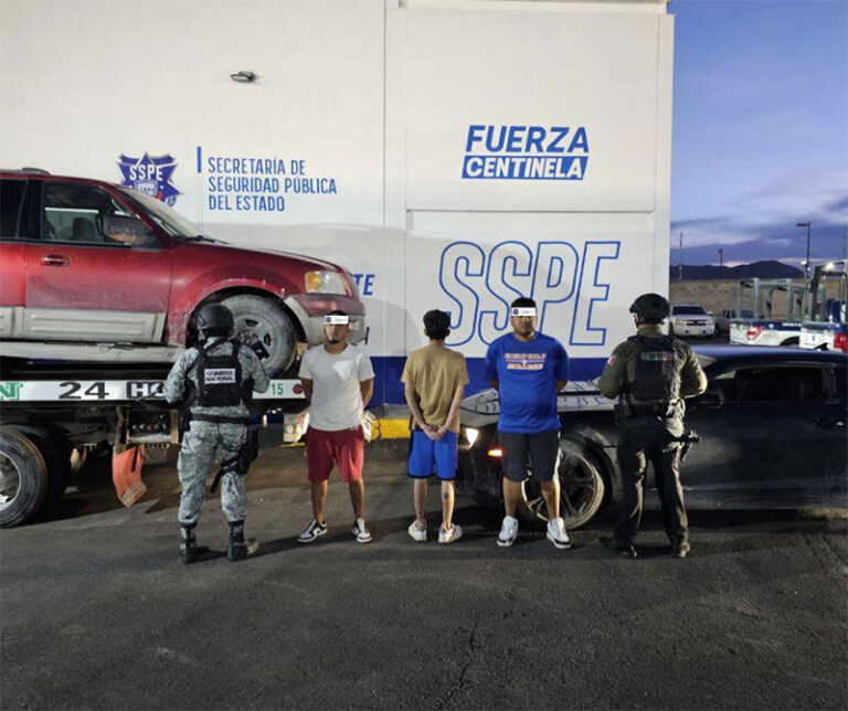 Detiene SSPE a tres hombres con droga y vehículos posiblemente vinculados a un homicidio reciente en Ciudad Juárez