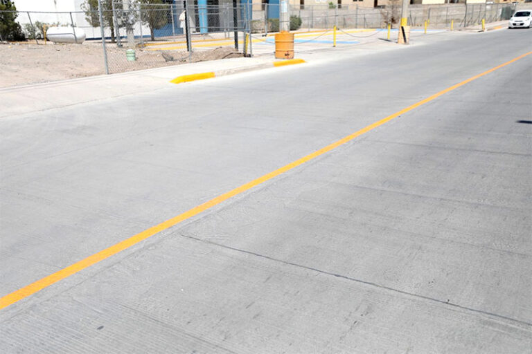 Pavimentación de la calle Camino a San Carlos beneficia a más de 14 fraccionamientos