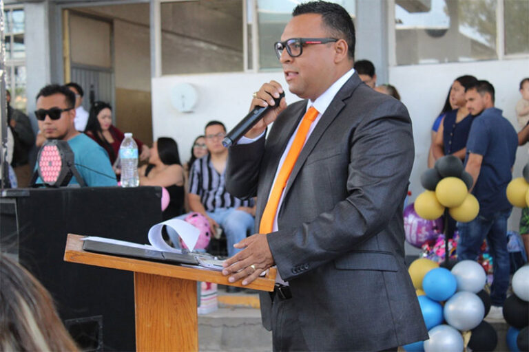 Celebran graduación de primaria Amado Nervo