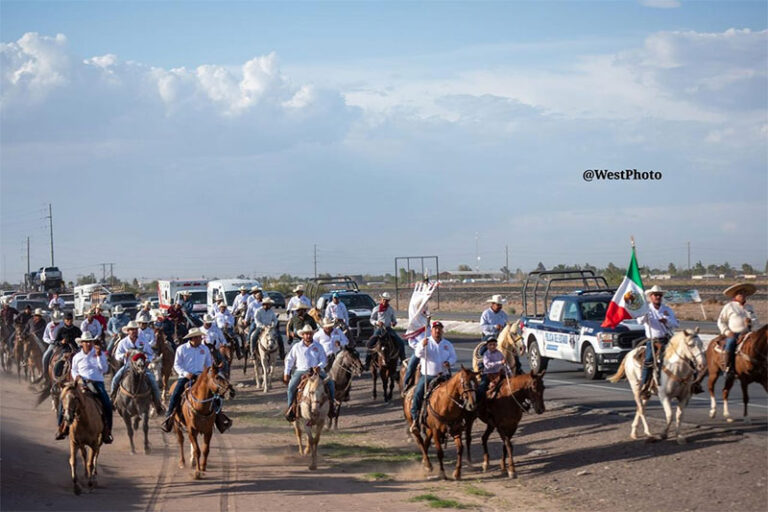 Cabalgata Villista avanza y suma jinetes en el trayecto hacia Hidalgo del Parral