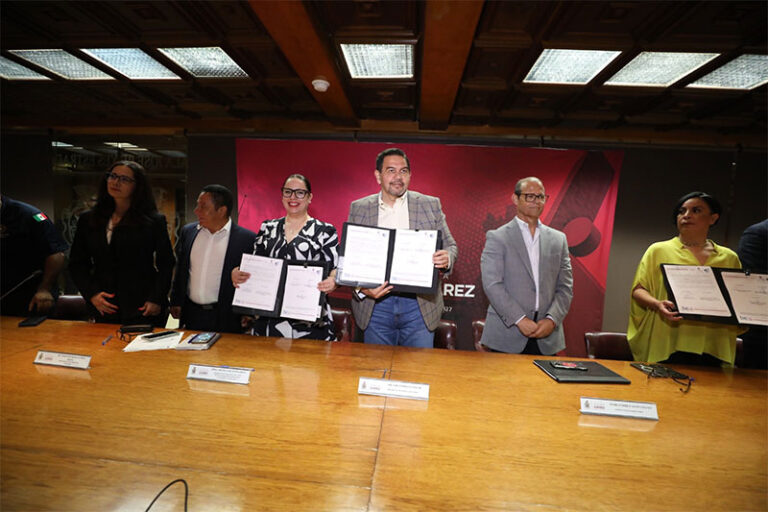 Firman convenio Gobierno Municipal e INSUS para dar certeza jurídica a más familias juarenses