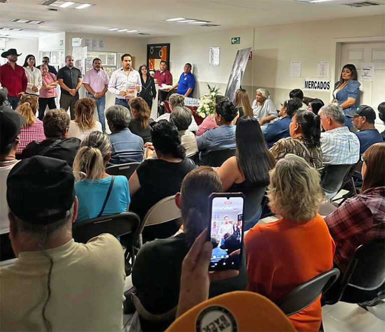 Apoyan comerciantes a familias del poniente afectadas por lluvias