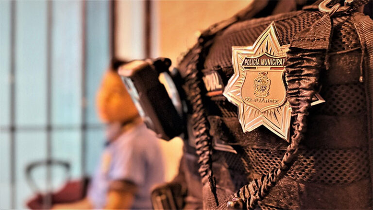 Policías resguardaron a un niño de cinco años que se encontraba solo en un parque