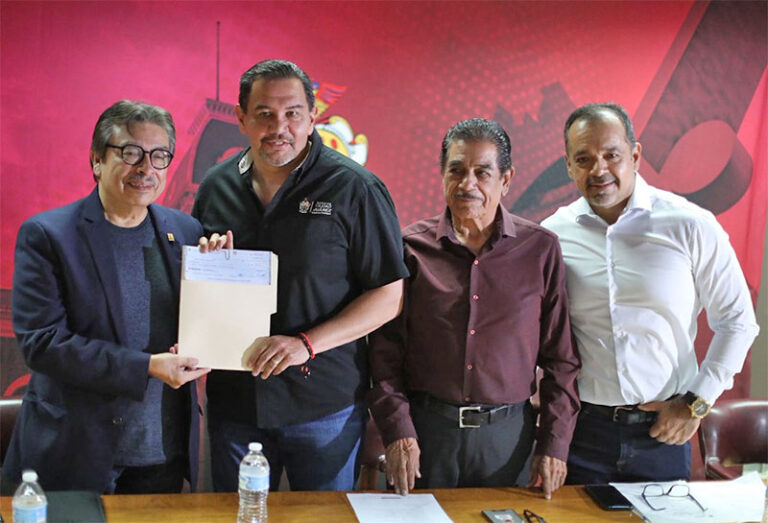 Presidente entrega recursos para promover la historia de la ciudad