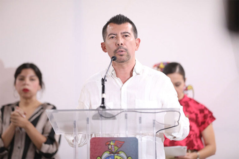 Presentan convocatoria para el Desfile de Día de Muertos 2025