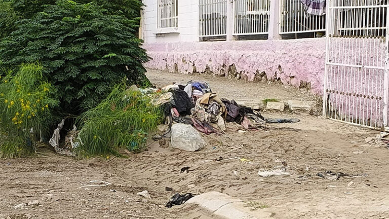 Atiende Dirección de Limpia a familias del norponiente afectadas por las lluvias