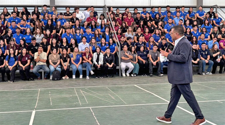 Inician clases más de 1,100 estudiantes en la Escuela Normal Superior