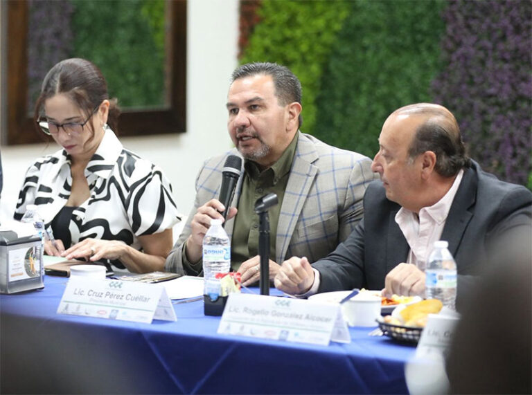 Asiste alcalde a la sesión del Consejo Coordinador Empresarial