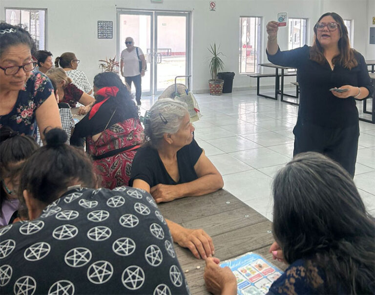 Comparten información con adultos mayores a través de Lotería de los Derechos Humanos