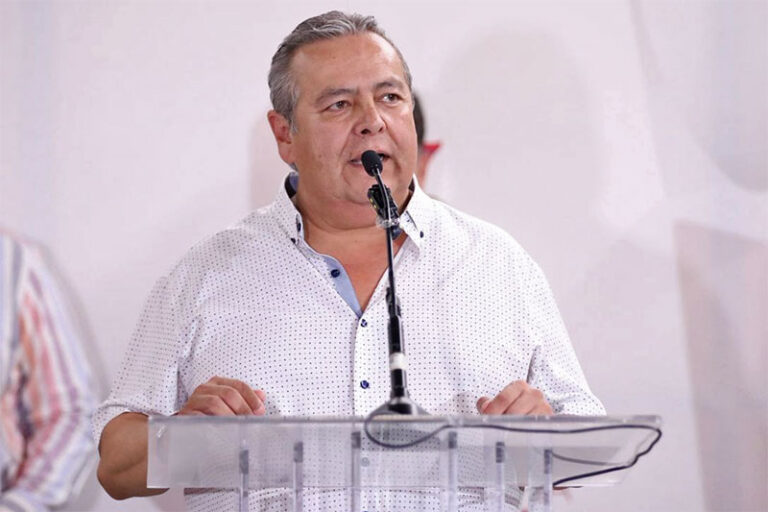Entregan loteros equipos para unidades de Auxilio Vial
