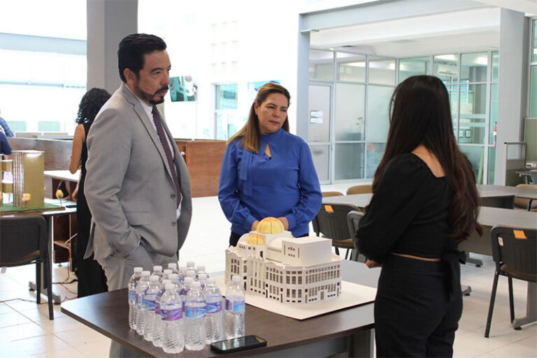 Representan estudiantes de la UTPN maravillas de la arquitectura mundial