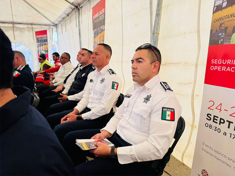 Personal de Seguridad Vial participa en capacitación sobre seguridad operativa