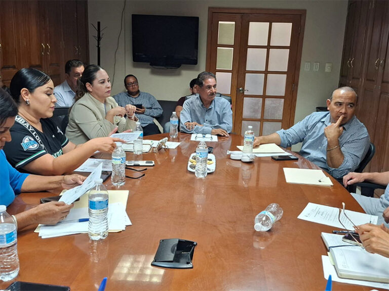 Centros Comunitarios informa a regidores sobre un nuevo centro al sur de la ciudad