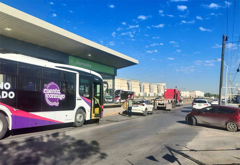 Exhorta OTV a no invadir el carril del JuárezBus
