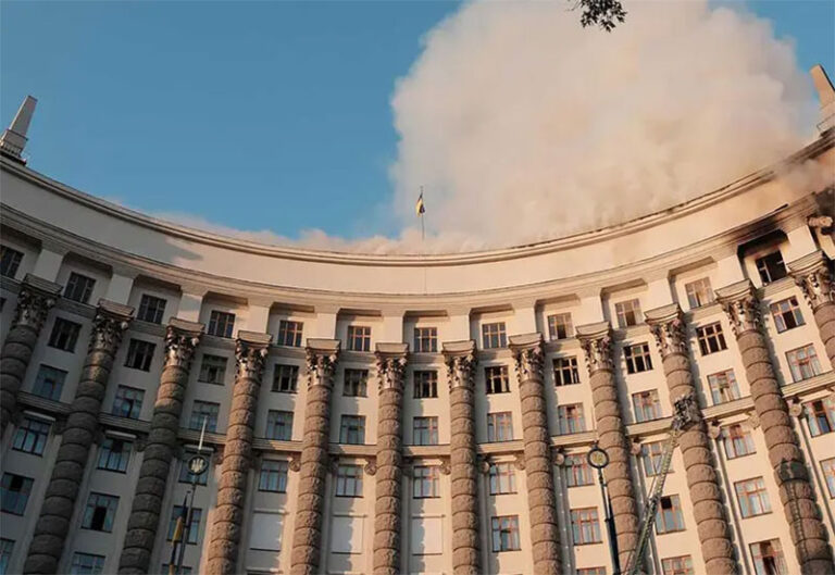 Rusia bombardea sede del gobierno ucraniano