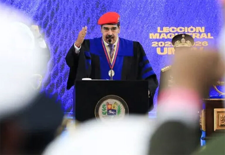 Reaparece Maduro y hace denuncia contra EU