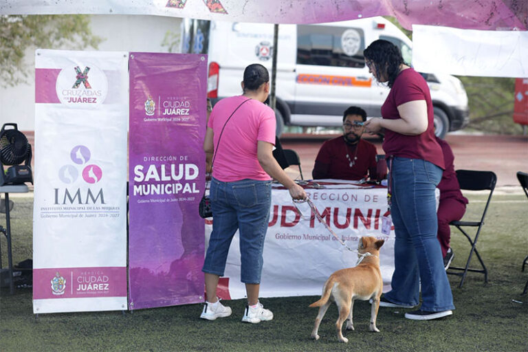 Llevan dependencias municipales sus servicios a la colonia Héroes de la Revolución