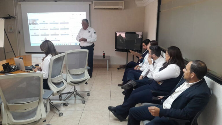 Imparte Educación Vial curso de Manejo Defensivo a empleados de la CFE