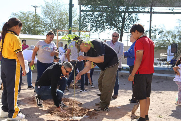 Se unen Parques y Jardines, Club Rotario y Fundación Grupo México en reforestación escolar