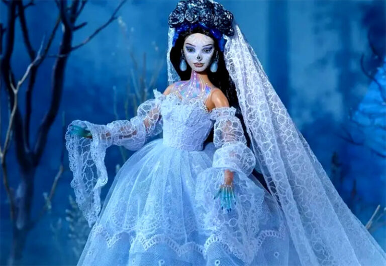 Barbie se viste de La Llorona