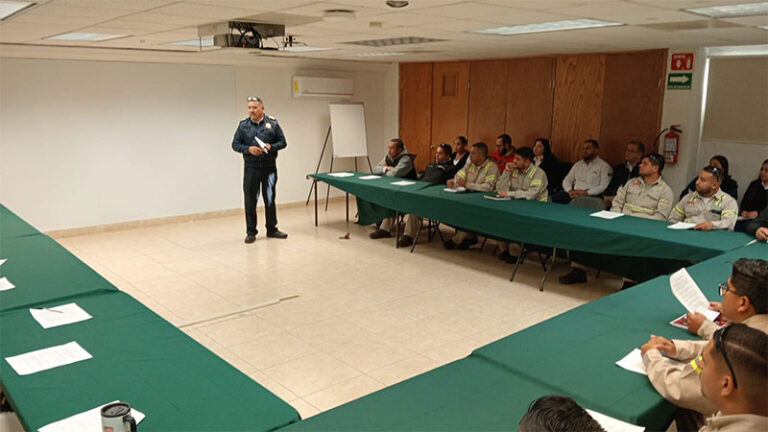 Ofrece Seguridad Vial charla sobre Movilidad y Seguridad Vial a empleados de CFE Oasis y CFE Reforma