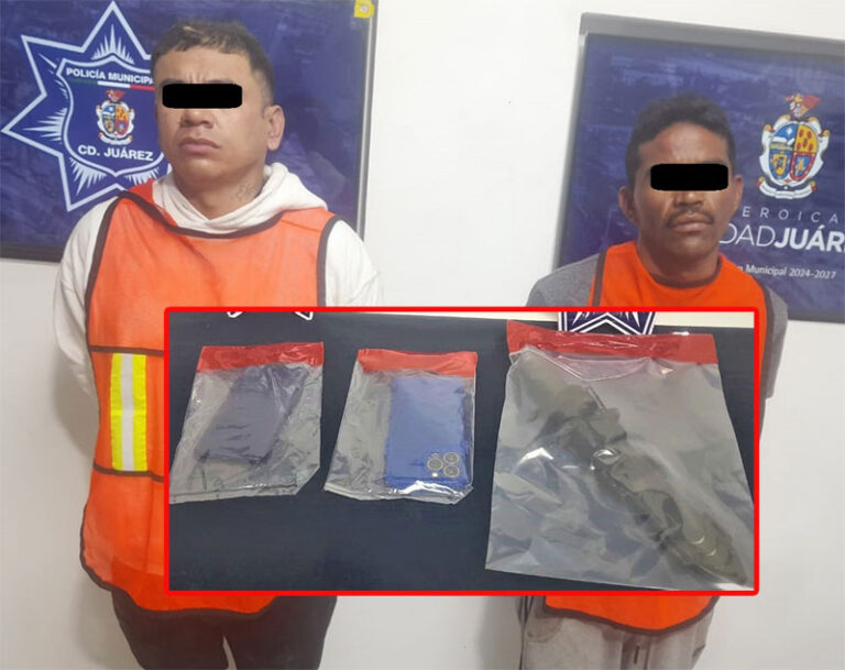 Policías Municipales arrestan a dos presuntos asaltantes de expendio de combustible