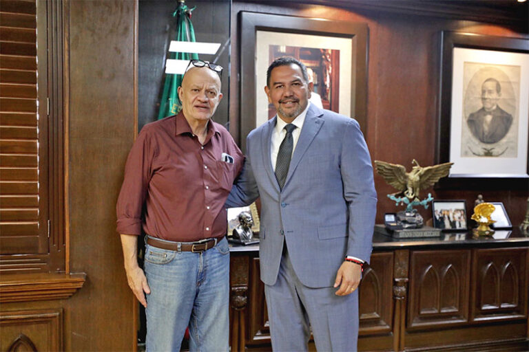 Se reúne el Presidente Pérez Cuéllar con el director del IMER