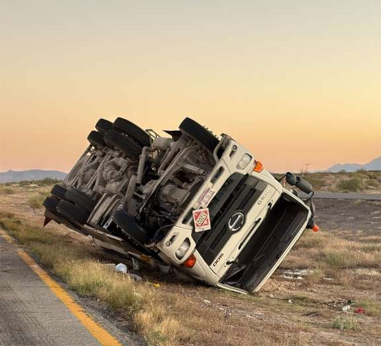Exhorta Protección Civil a transitar con precaución en carretera Chihuahua–Juárez por volcadura de pipa