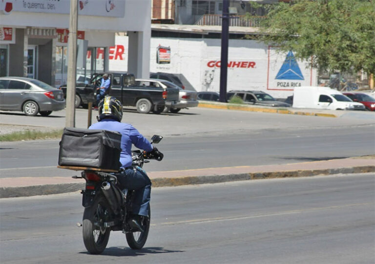 Seguridad Vial llama a automovilistas y motociclistas a conducir con precaución