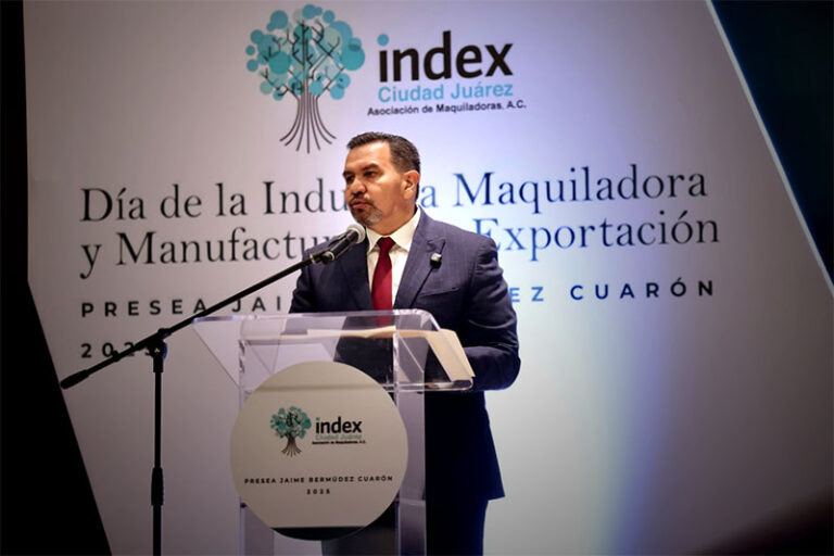 Refrenda Alcalde apoyo al sector industrial en entrega de la Presea Jaime Bermúdez Cuarón 2025