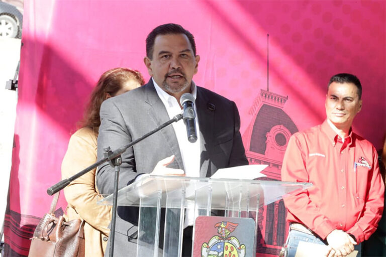 Entrega el Presidente Pérez Cuéllar obras de rehabilitación de varias escuelas