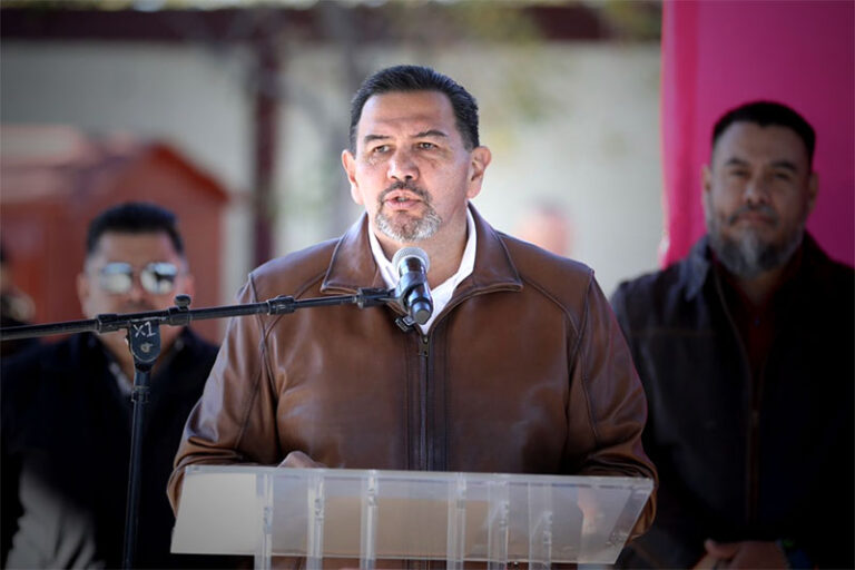 Entrega Presidente Pérez Cuéllar obras de 11 escuelas públicas