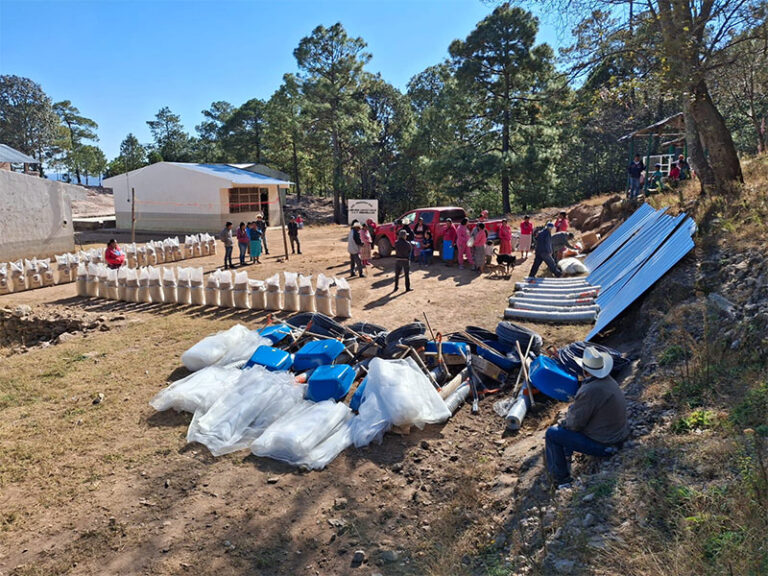 Lleva Gobierno del Estado apoyo alimentario y herramienta agrícola a comunidades de Guachochi
