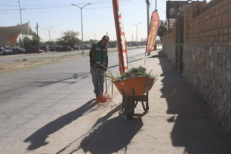 Llega cruzada el cambio a la calle Pedro Meneses Hoyos