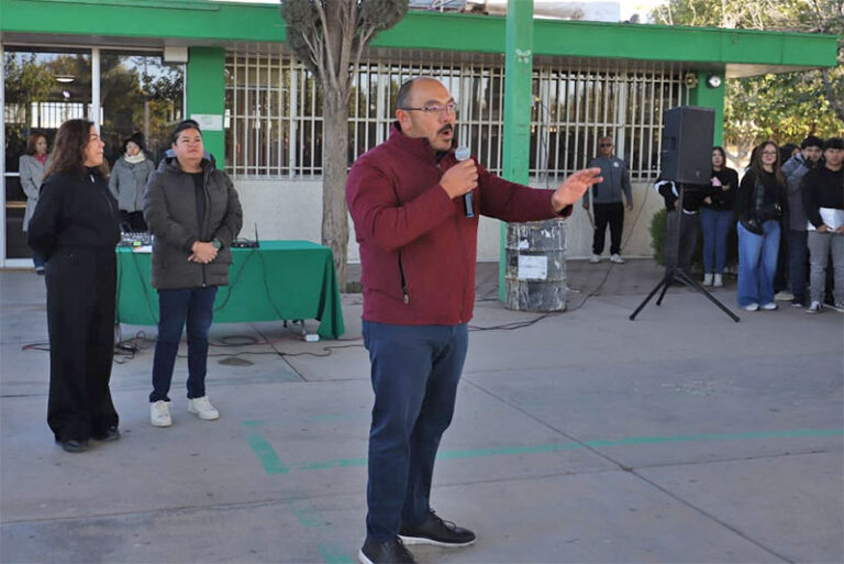Participa Dirección de Limpia en campaña de limpieza en el COBACH 19