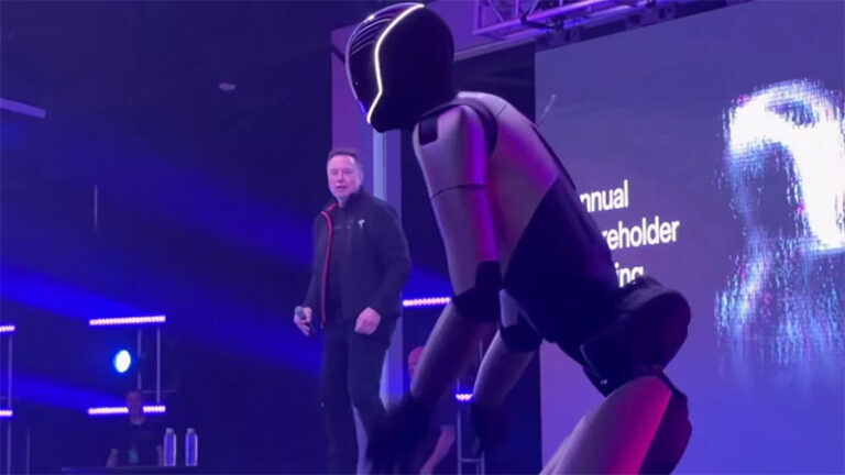 Elon Musk el rey de los robots