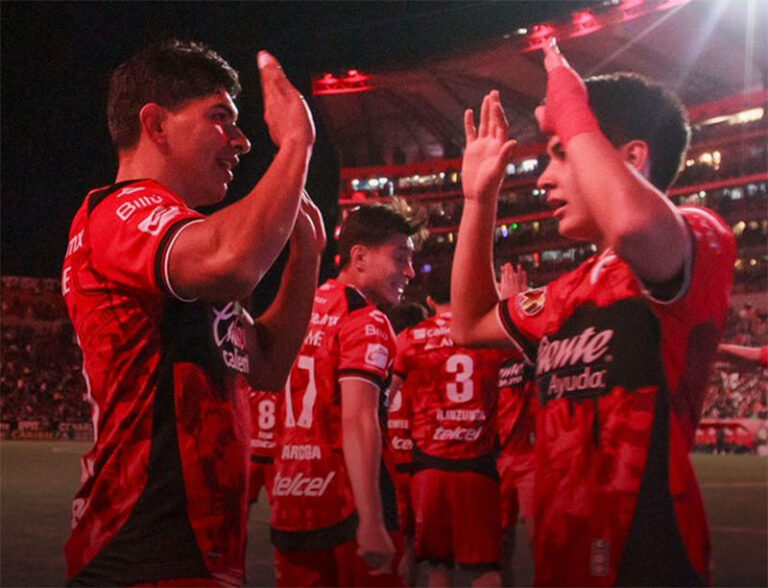 Xolos golea a Tigres y lo pone en aprietos