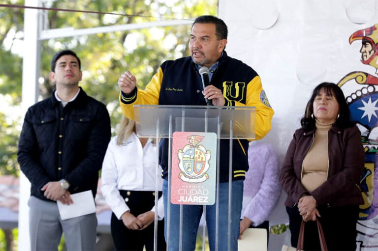 Entrega Alcalde obras de rehabilitación a diversos planteles de la localidad