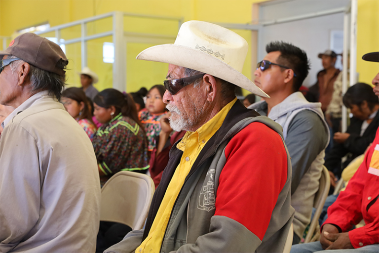 Distribuye Estado apoyos alimentarios y chamarras para 200 familias en San Francisco de Borja