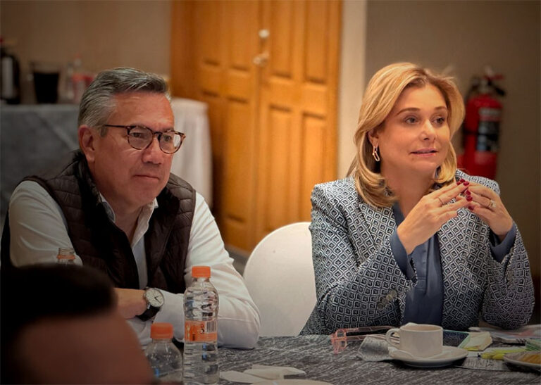 Maru Campos sostiene reunión de trabajo con su Gabinete en Ciudad Juárez