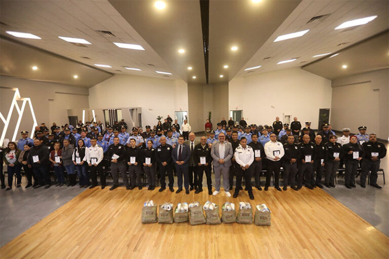 Empresarios reconocen a héroes anónimos y rinden homenaje a Bomberos y Rescate