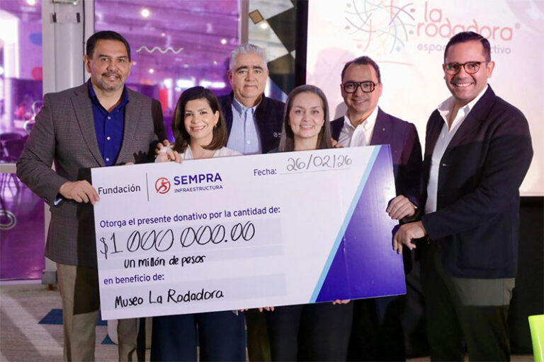 Entregan donativo a La Rodadora