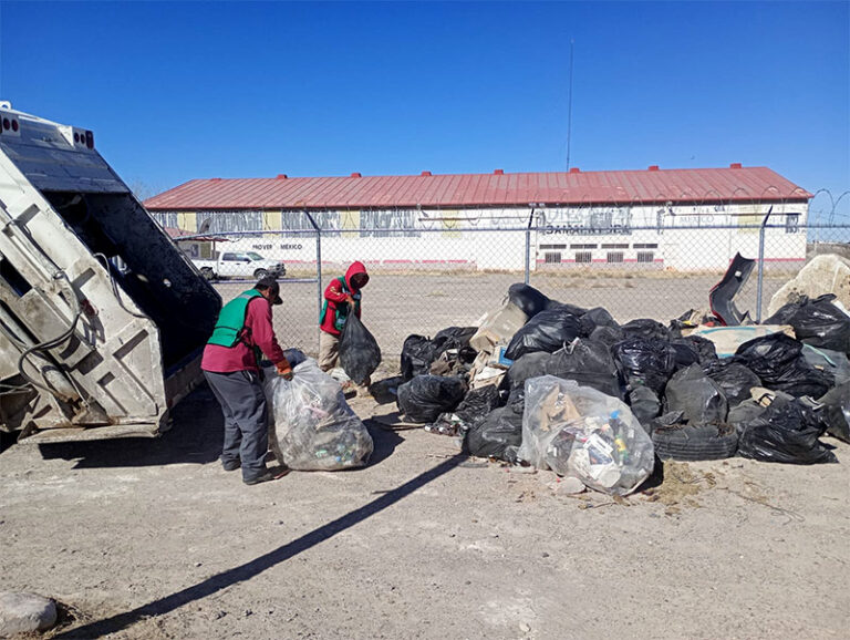 Realiza Limpia operativo de limpieza en Samalayuca