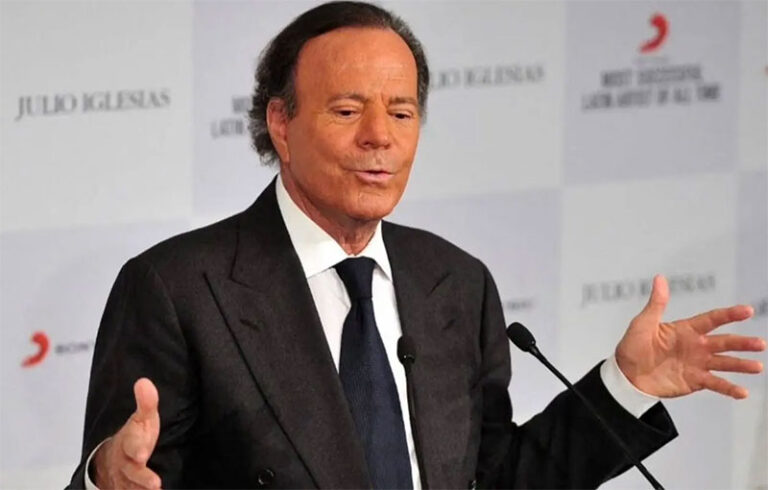 Julio Iglesias ahora en más problemas por visas con empleados