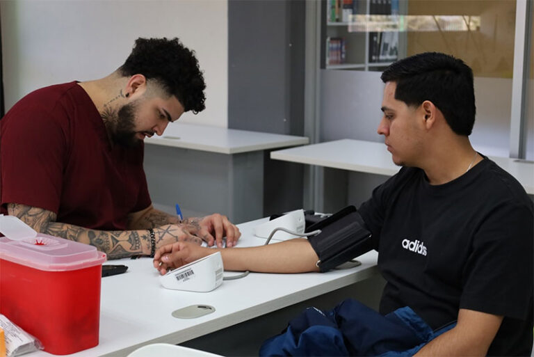 Beneficia a más de 800 estudiantes y docentes Jornada de Salud en la UTCH