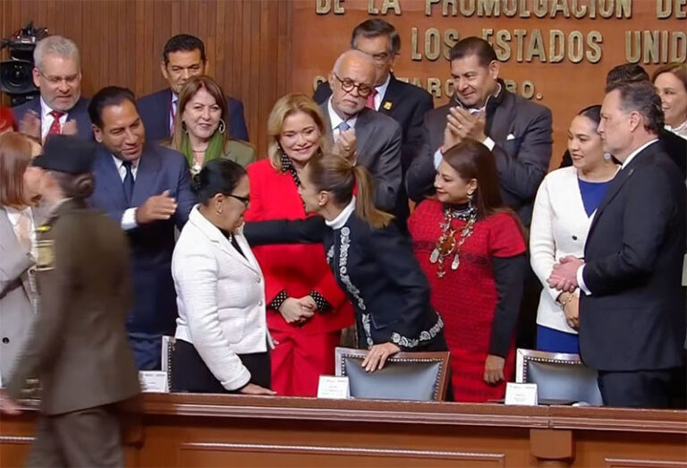 Maru Campos participa en ceremonia conmemorativa por el 109 Aniversario de la Constitución