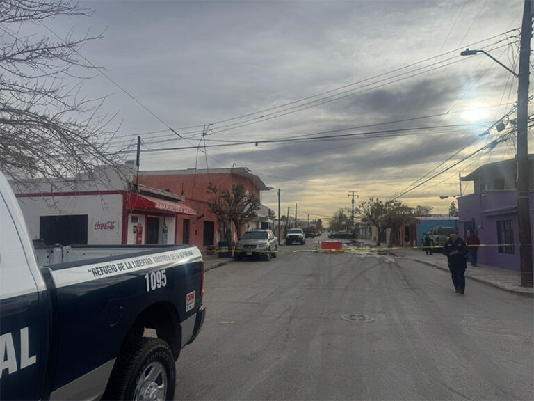 Por hundimiento en la calle Del Ejido, llama Seguridad Vial a transitar con precaución