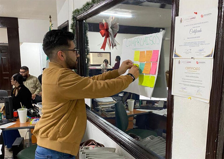 Imparte Derechos Humanos a servidores públicos taller sobre el lenguaje inclusivo