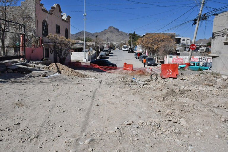 Con concreto hidráulico pavimentará municipio tramo de calle la Gaviota